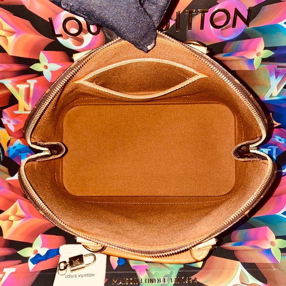 🛑SOLD🛑👜👜👜Authentic Alma PM in Monogram - Picture 13 of 16